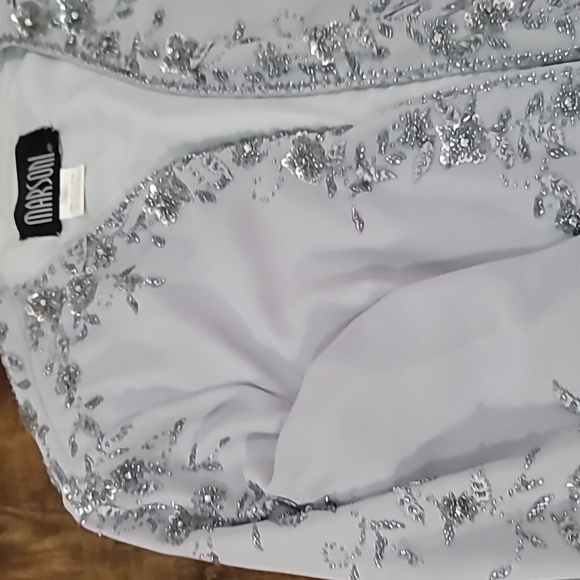 Chic Gray Embroidered Midi Dress Set - Picture 4 of 6